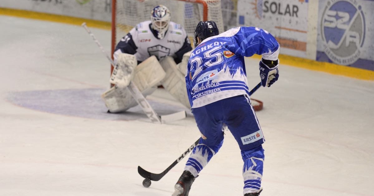 Szkacskov marad, Sofron kivár